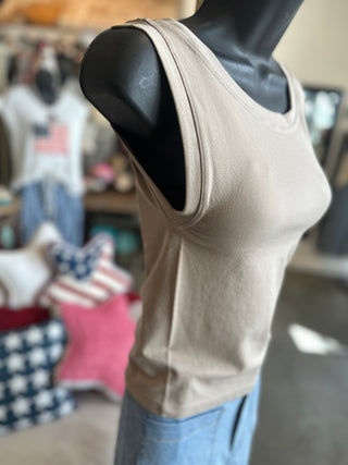 Zenana Seamless Cropped Tank Top in Mocha, Black, Beige and White