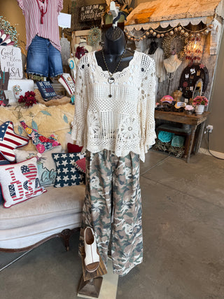 Camouflage Floral Print Twill Cargo Pant