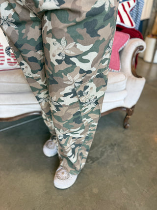 Camouflage Floral Print Twill Cargo Pant