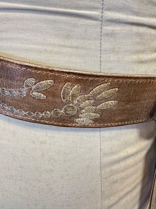 Bedstu Mohawk Belt in Tan Rustic White